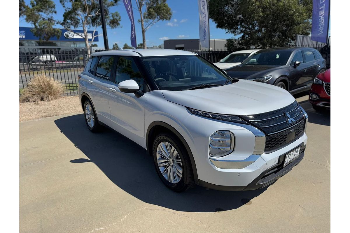 2023 Mitsubishi Outlander ES ZM