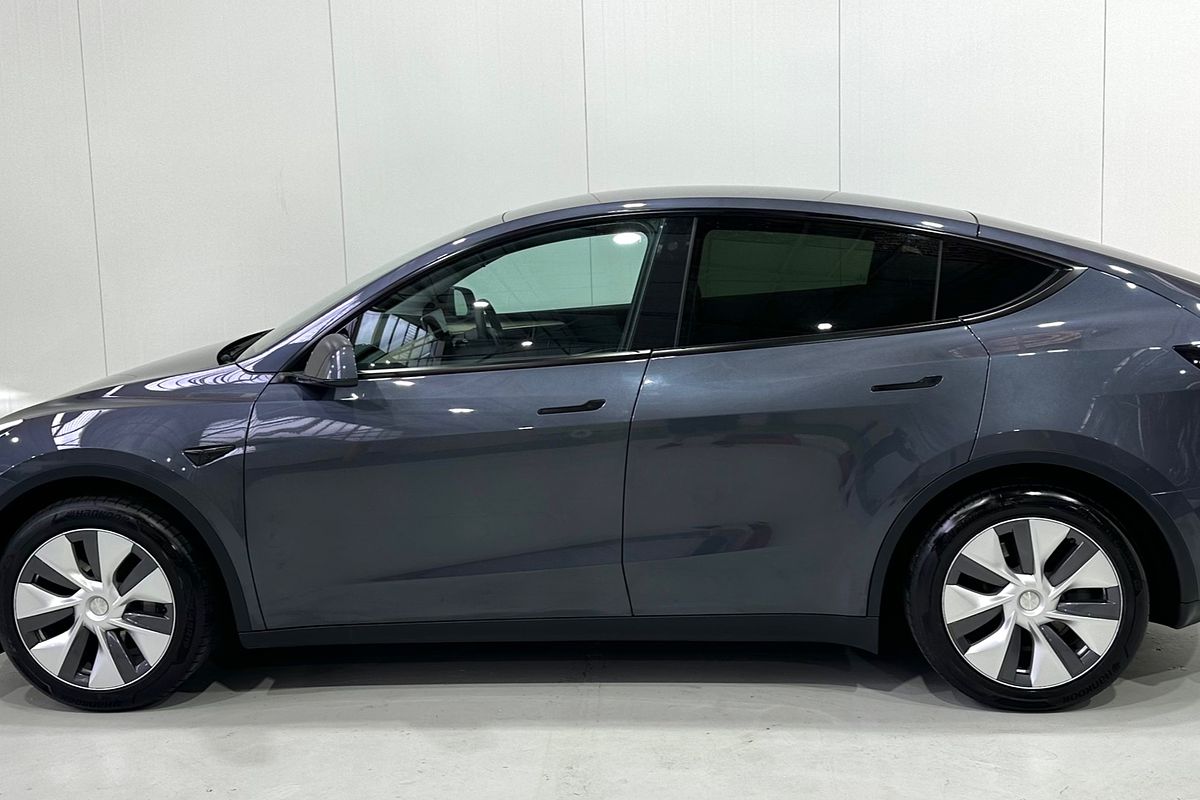 2023 Tesla Model Y Rear-Wheel Drive