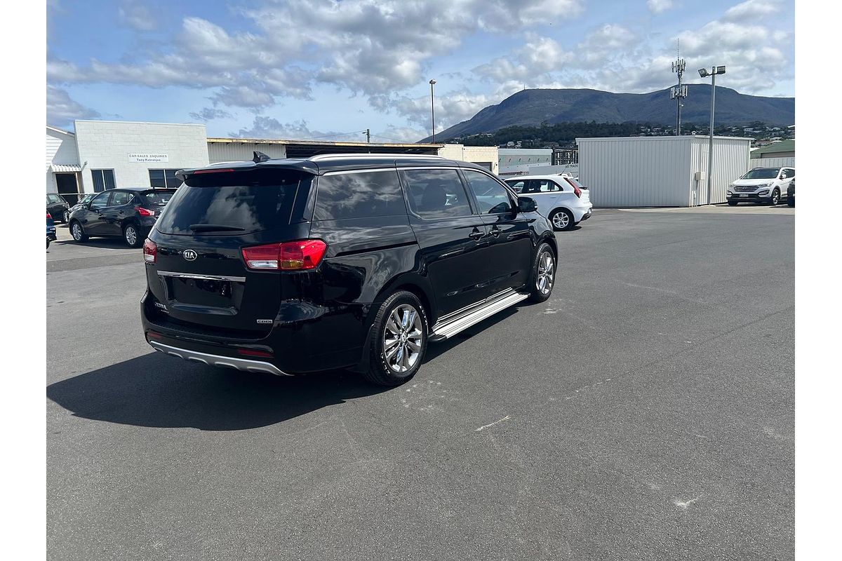 2017 Kia Carnival Platinum YP