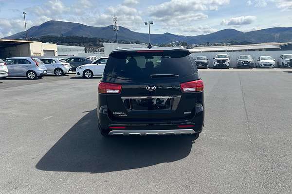2017 Kia Carnival Platinum YP