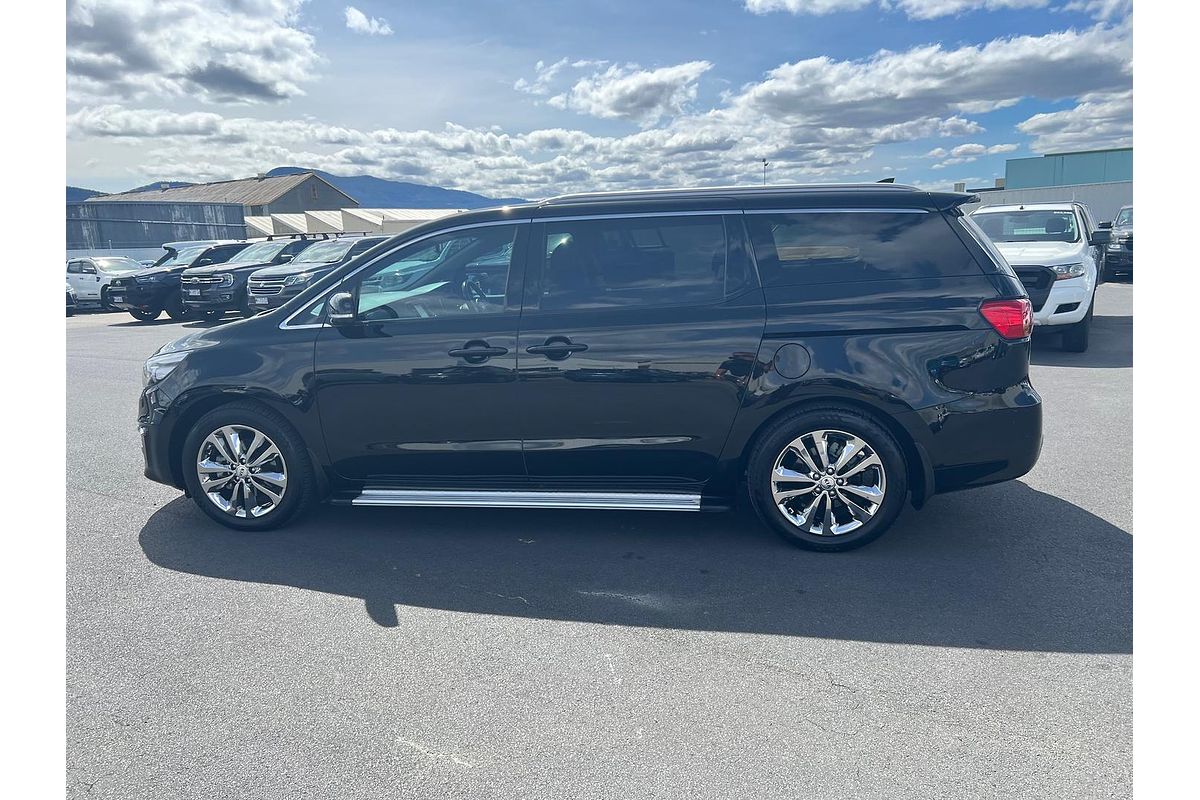 2017 Kia Carnival Platinum YP