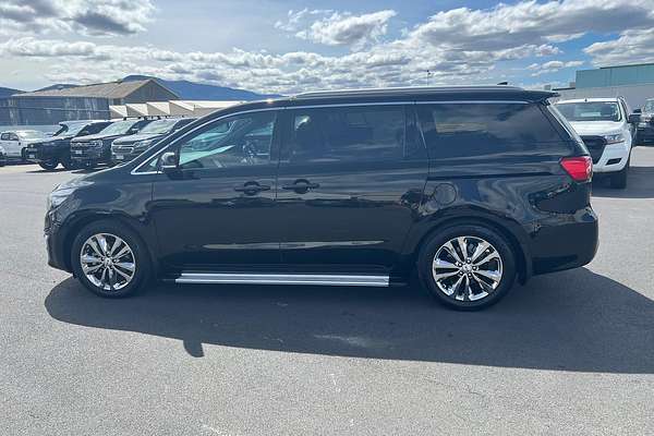 2017 Kia Carnival Platinum YP