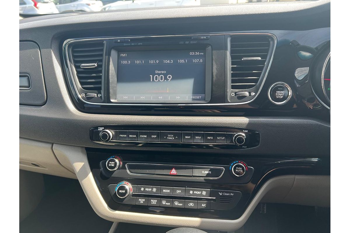 2017 Kia Carnival Platinum YP