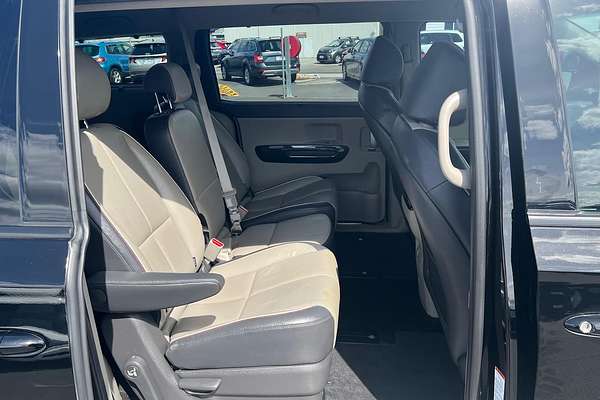 2017 Kia Carnival Platinum YP