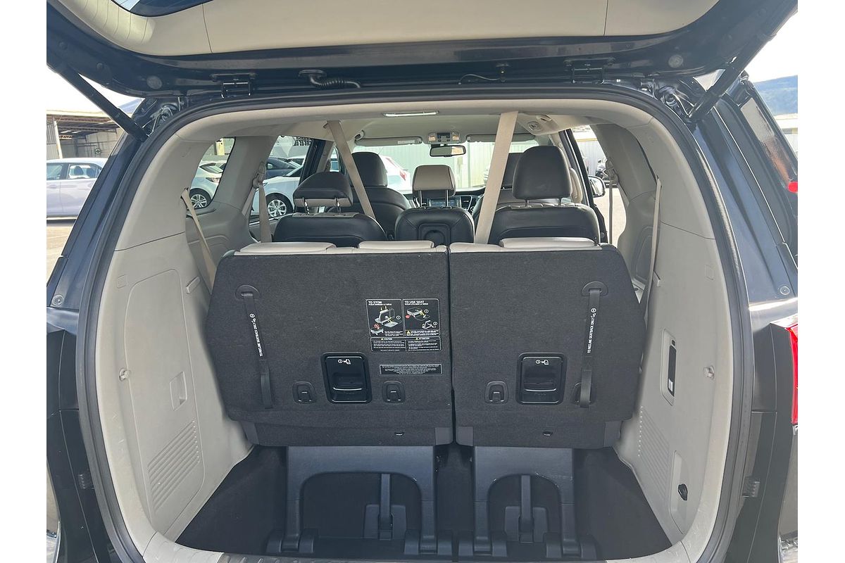 2017 Kia Carnival Platinum YP