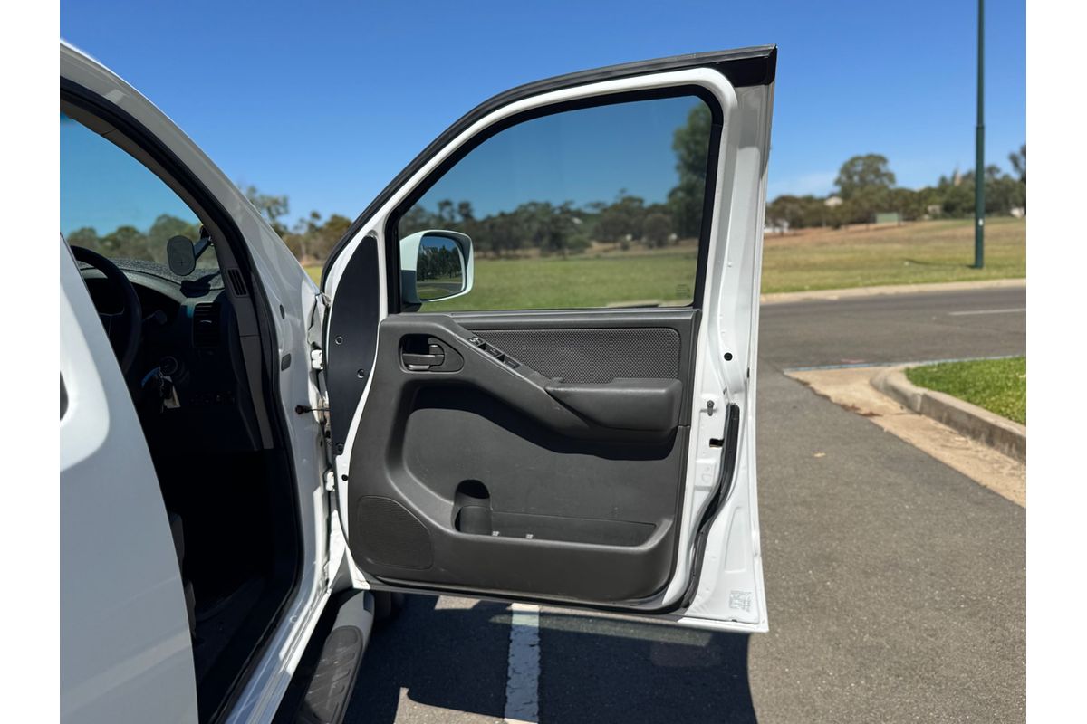 2014 Nissan Navara Silverline SE D40 Series 9 4X4