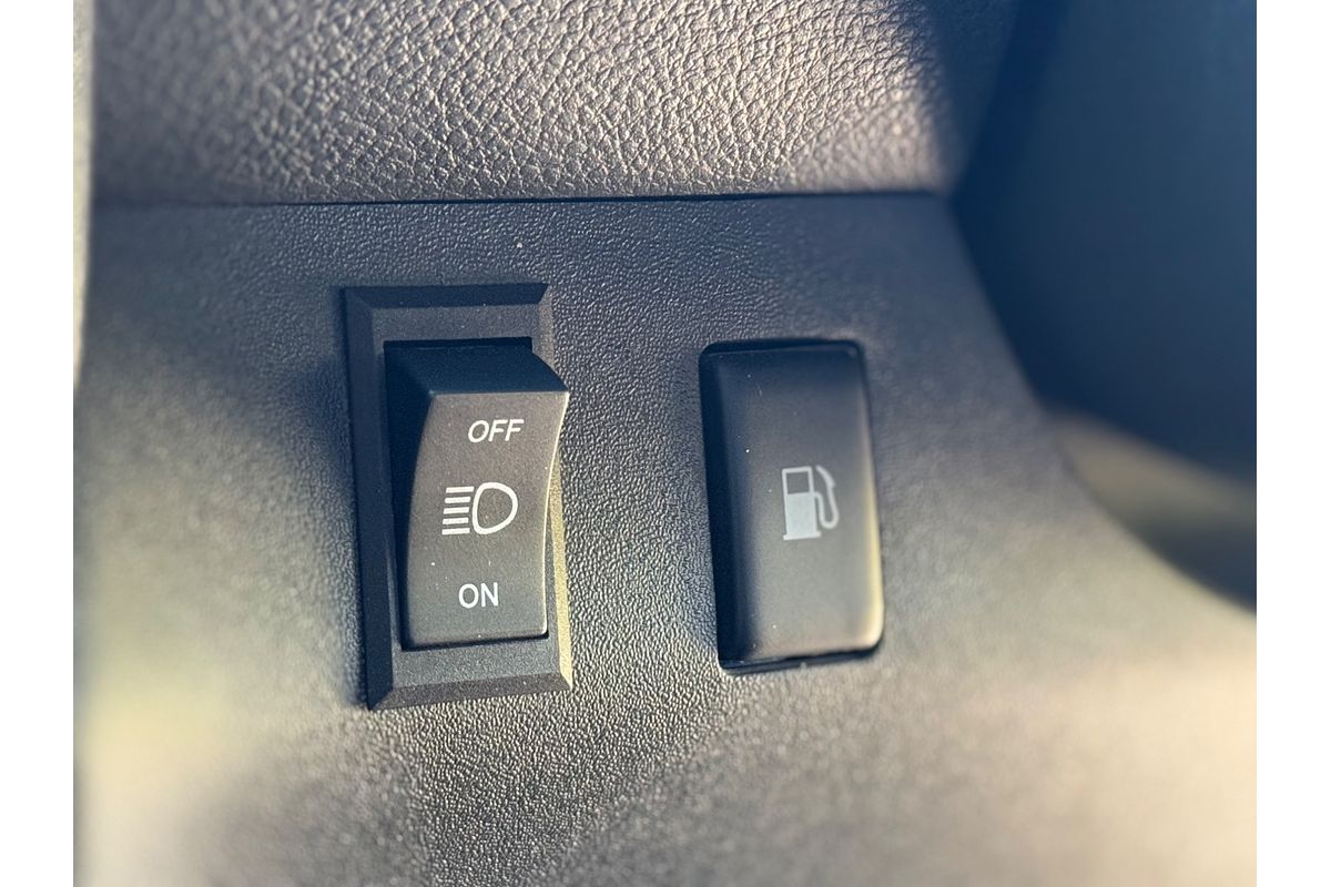 2014 Nissan Navara Silverline SE D40 Series 9 4X4