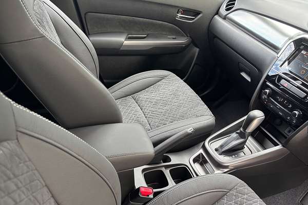 2023 Suzuki Vitara Limited Edition LY Series II
