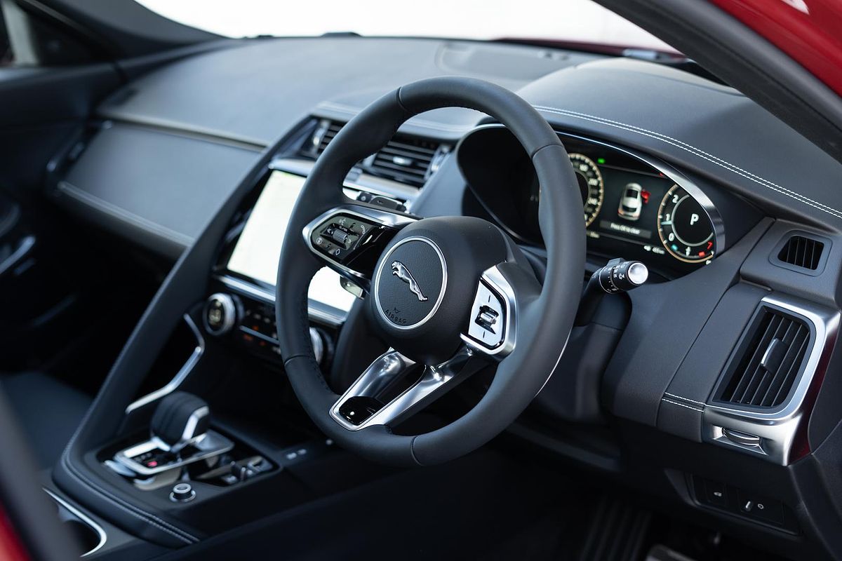 2024 Jaguar E-PACE P250 R-Dynamic SE X540