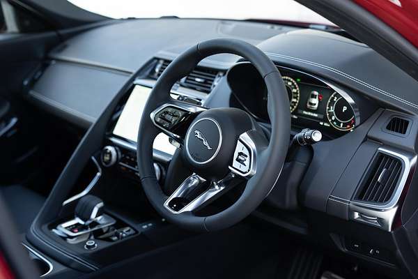 2024 Jaguar E-PACE P250 R-Dynamic SE X540