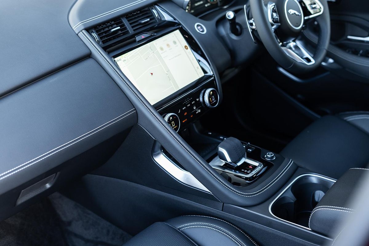 2024 Jaguar E-PACE P250 R-Dynamic SE X540
