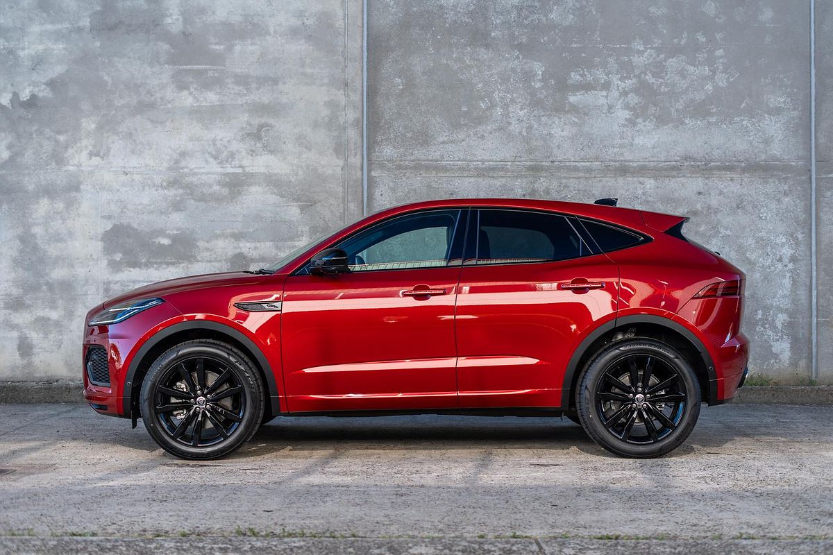 2024 Jaguar E-PACE P250 R-Dynamic SE X540