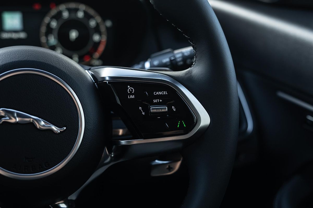 2024 Jaguar E-PACE P250 R-Dynamic SE X540