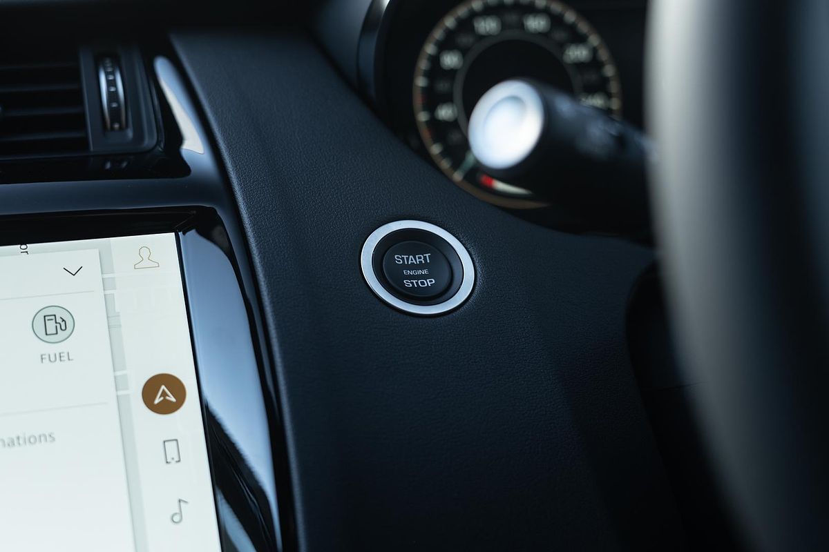 2024 Jaguar E-PACE P250 R-Dynamic SE X540