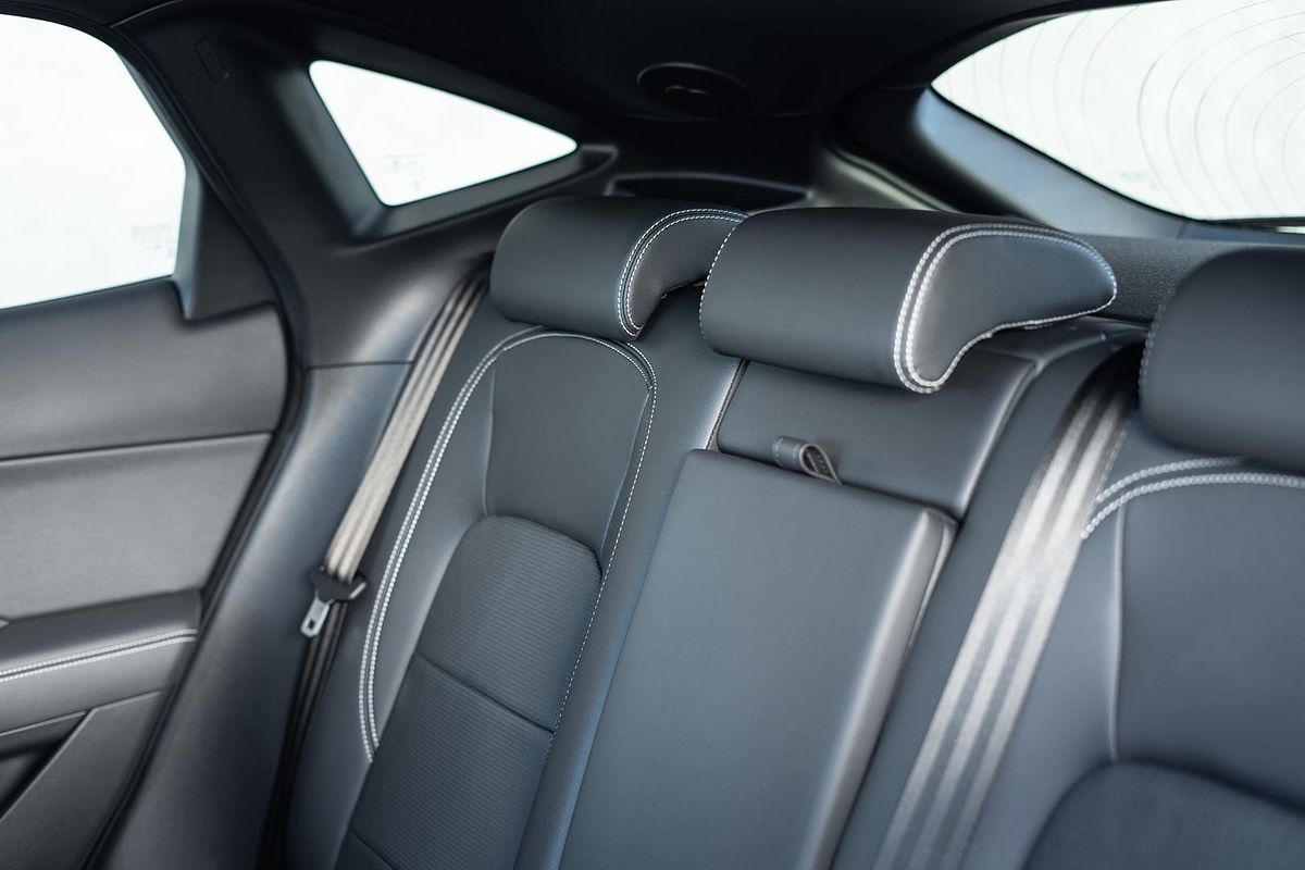 2024 Jaguar E-PACE P250 R-Dynamic SE X540