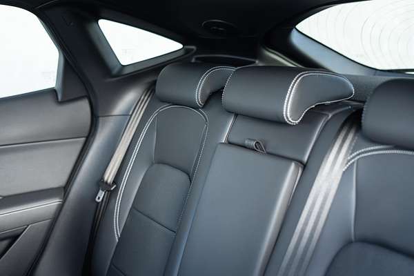 2024 Jaguar E-PACE P250 R-Dynamic SE X540