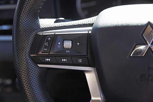 2022 Mitsubishi Outlander LS ZM