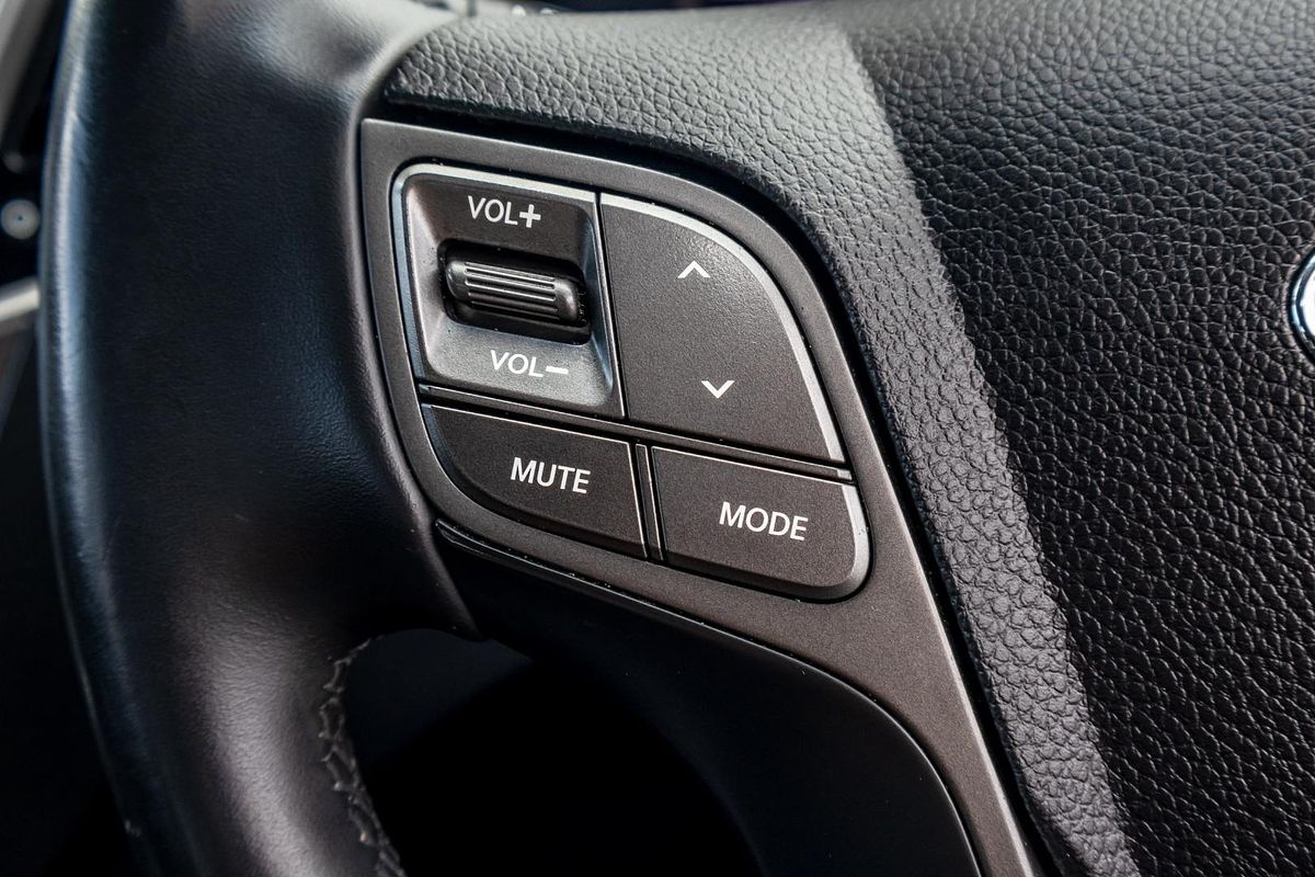 2017 Hyundai Santa Fe Active DM3 Series II