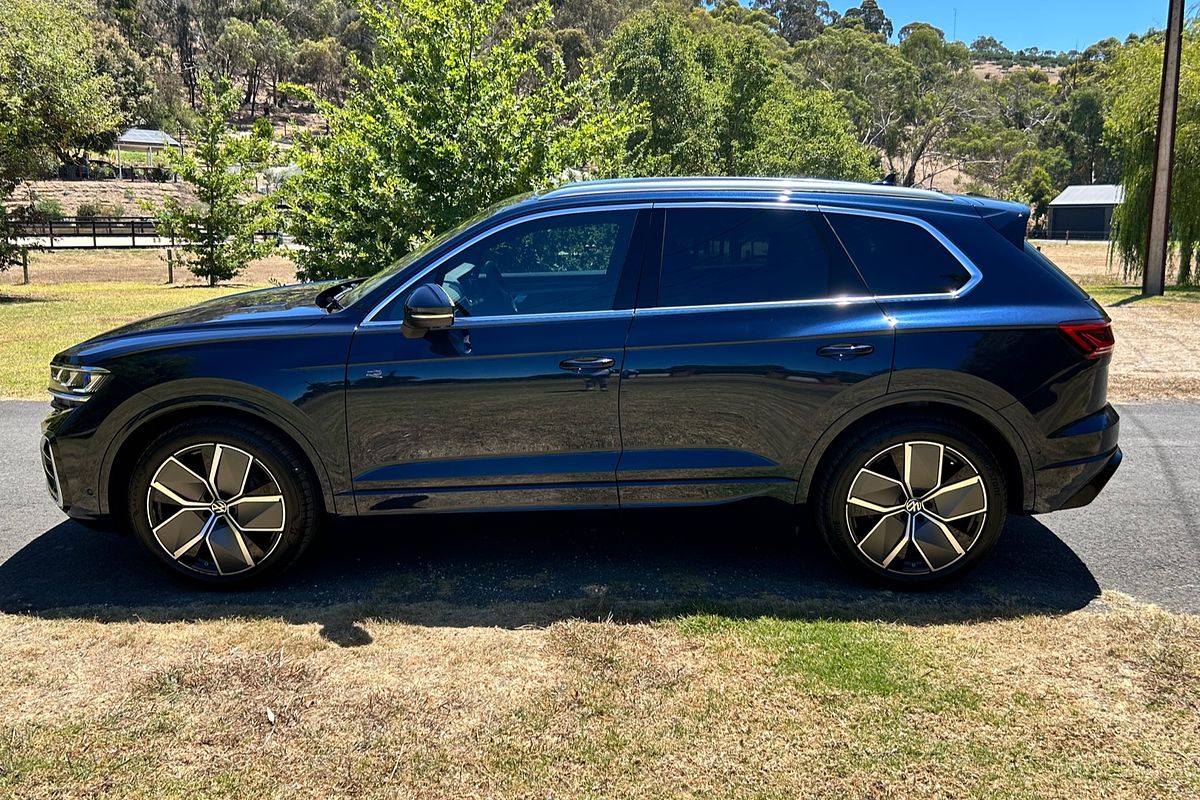 2024 Volkswagen Touareg 210TDI R-Line RC