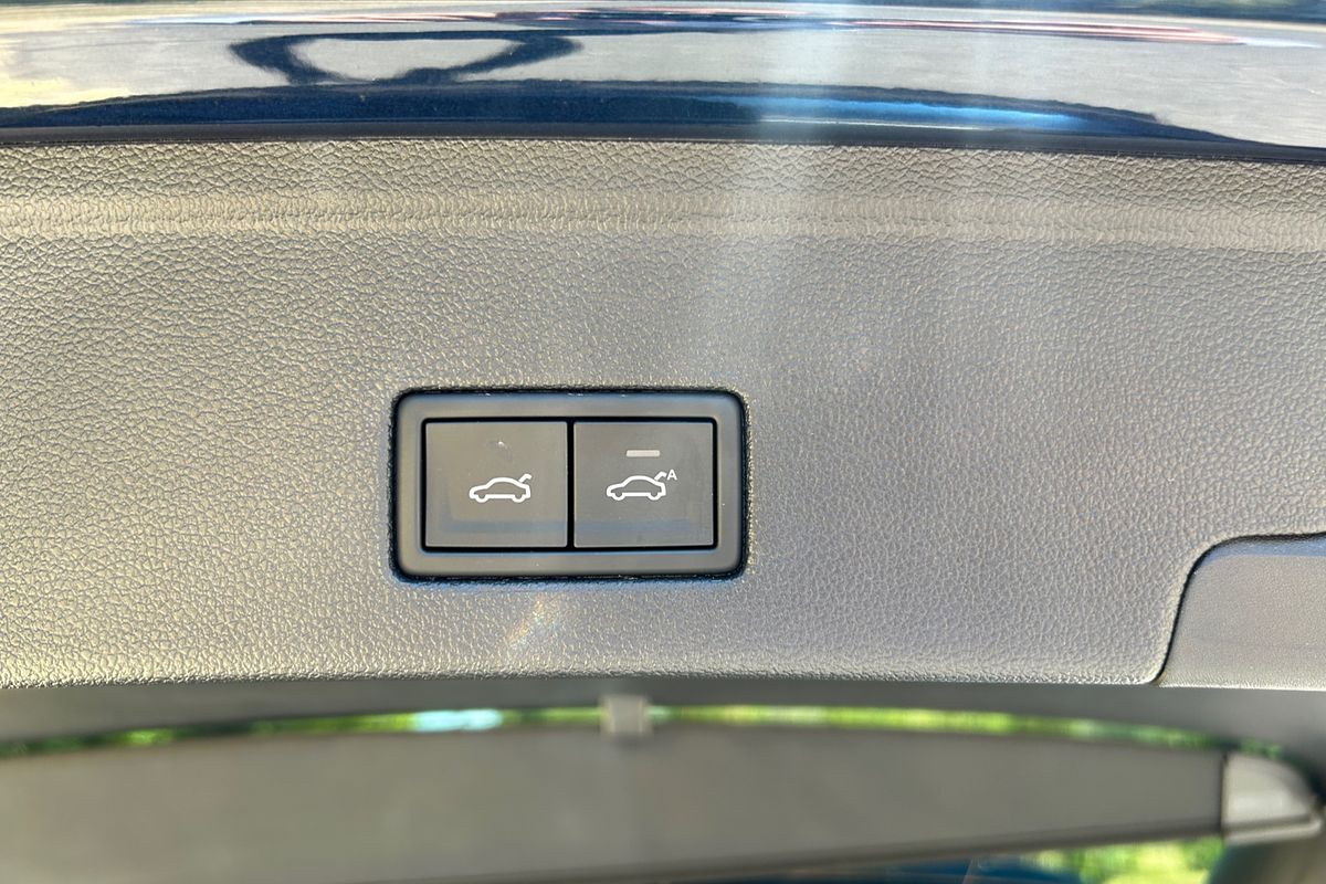 2024 Volkswagen Touareg 210TDI R-Line RC