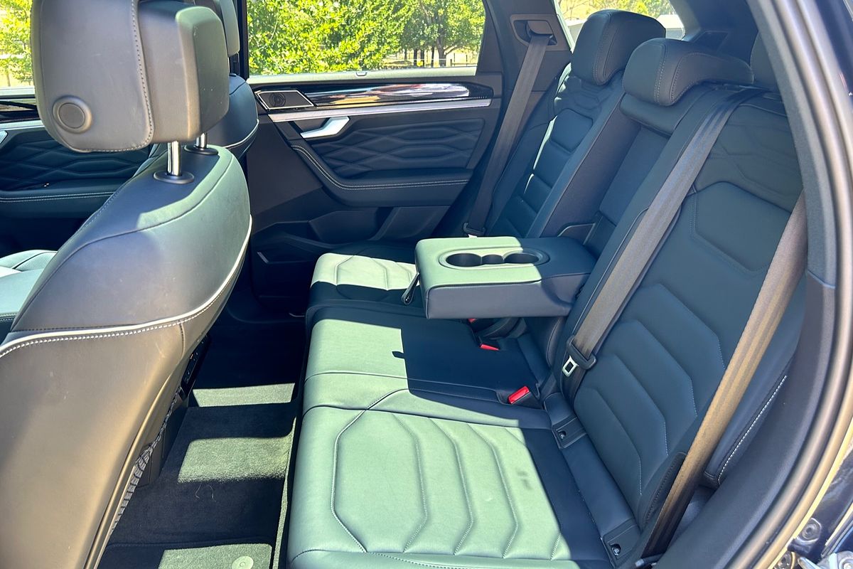 2024 Volkswagen Touareg 210TDI R-Line RC