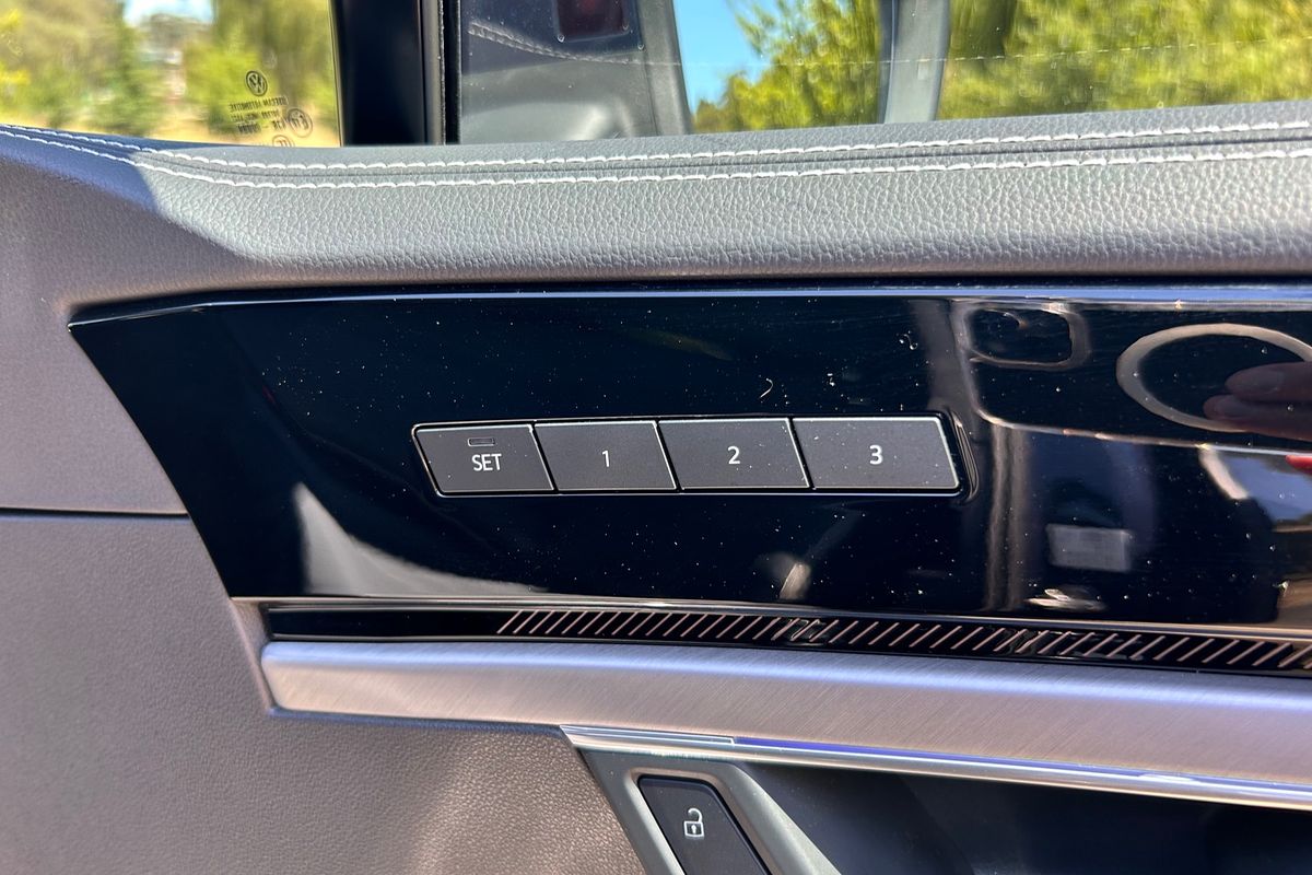 2024 Volkswagen Touareg 210TDI R-Line RC