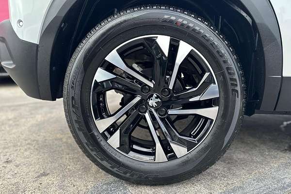 2023 Peugeot 2008 GT P24