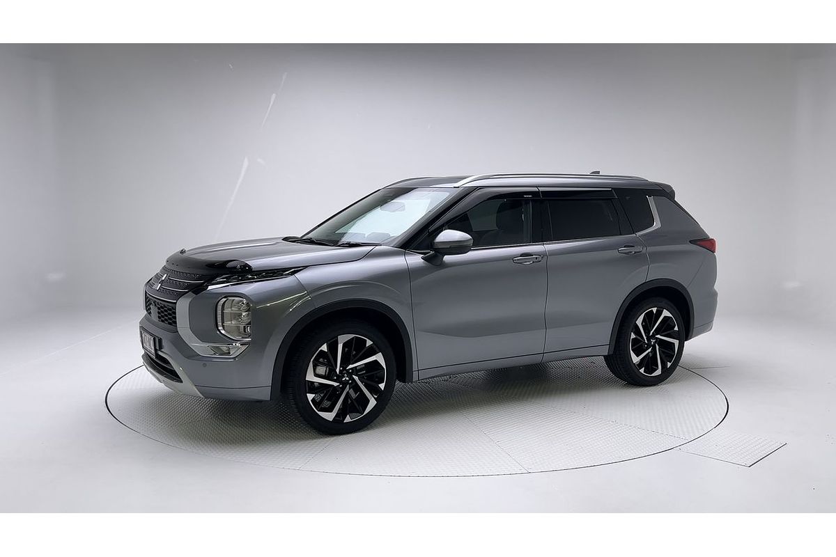 2023 Mitsubishi Outlander Exceed ZM