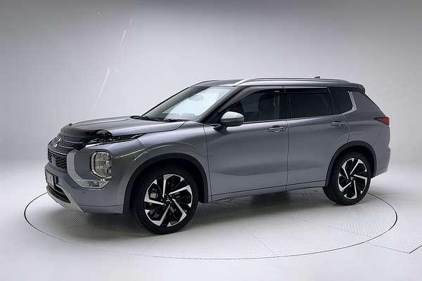2023 Mitsubishi Outlander Exceed ZM