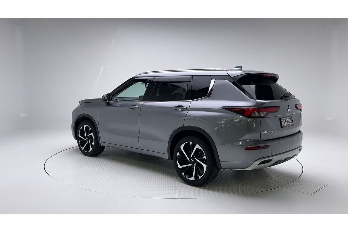 2023 Mitsubishi Outlander Exceed ZM