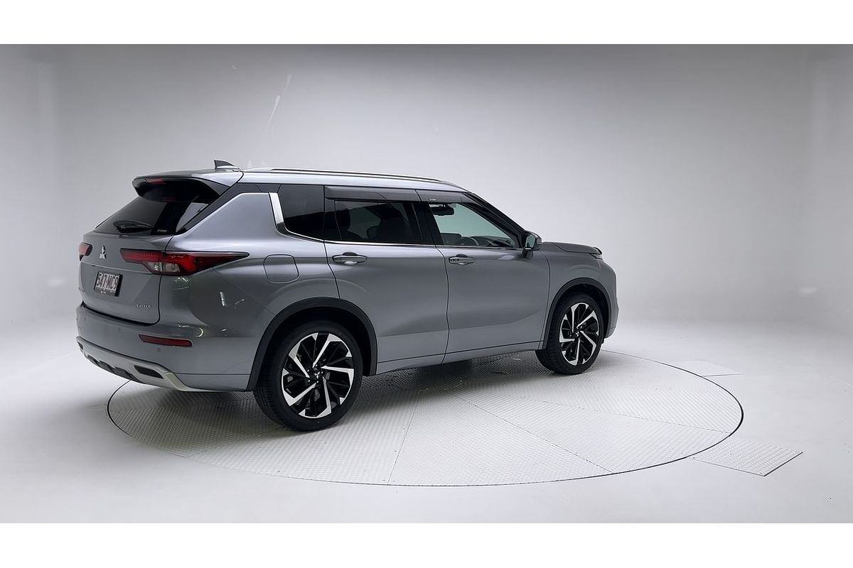 2023 Mitsubishi Outlander Exceed ZM