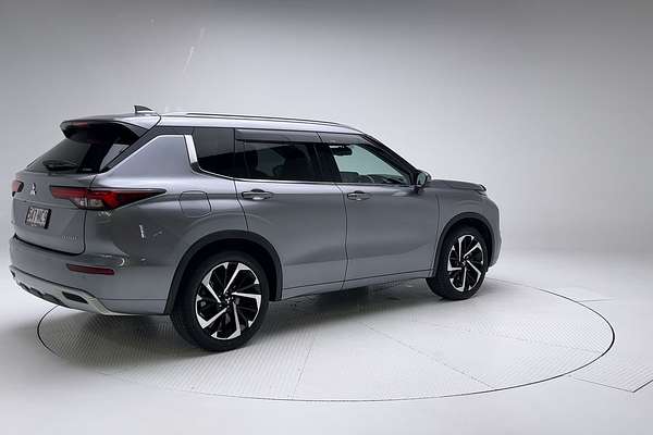 2023 Mitsubishi Outlander Exceed ZM