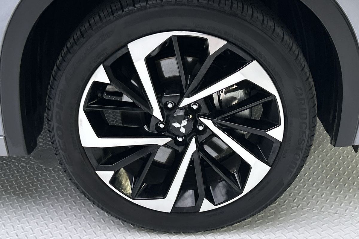 2023 Mitsubishi Outlander Exceed ZM