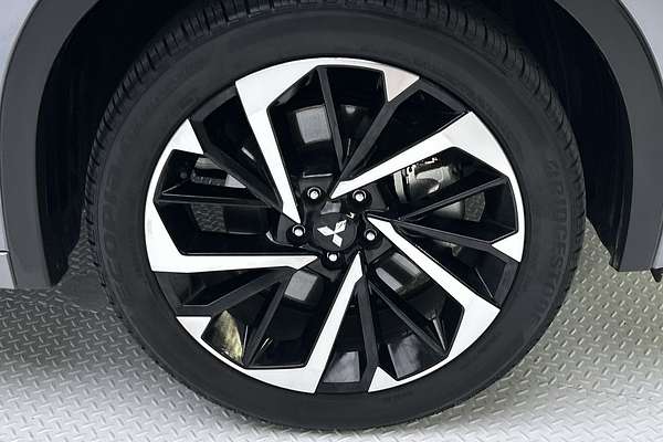 2023 Mitsubishi Outlander Exceed ZM