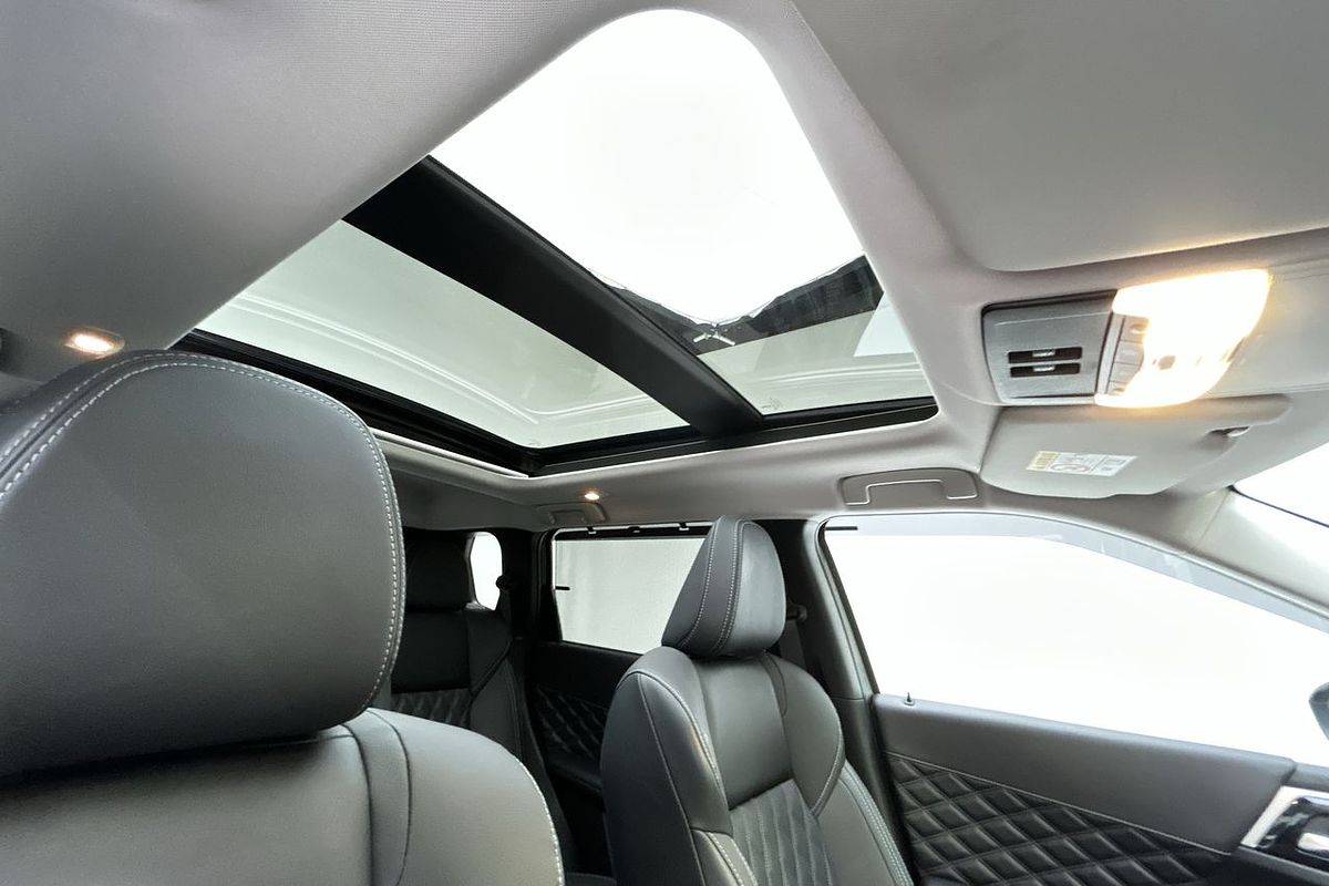 2023 Mitsubishi Outlander Exceed ZM