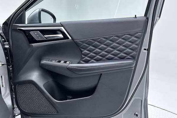 2023 Mitsubishi Outlander Exceed ZM