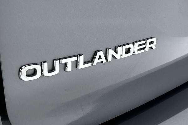 2023 Mitsubishi Outlander Exceed ZM