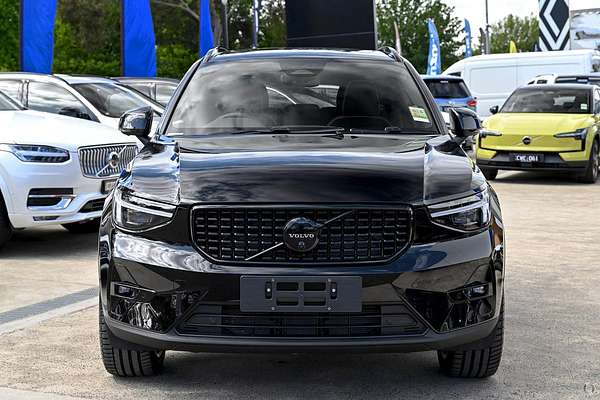 2024 Volvo XC40 Black Edition