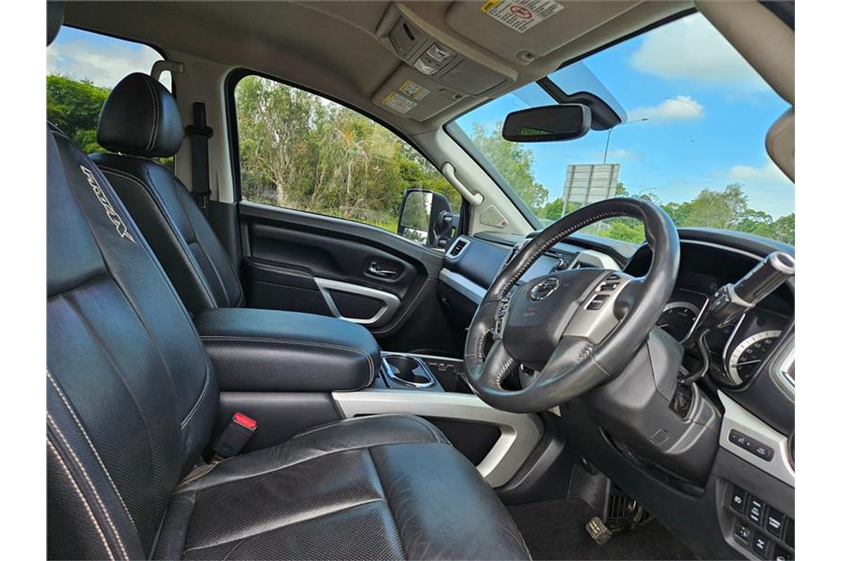 2016 Nissan TITAN