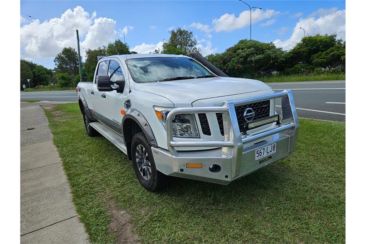 2016 Nissan TITAN