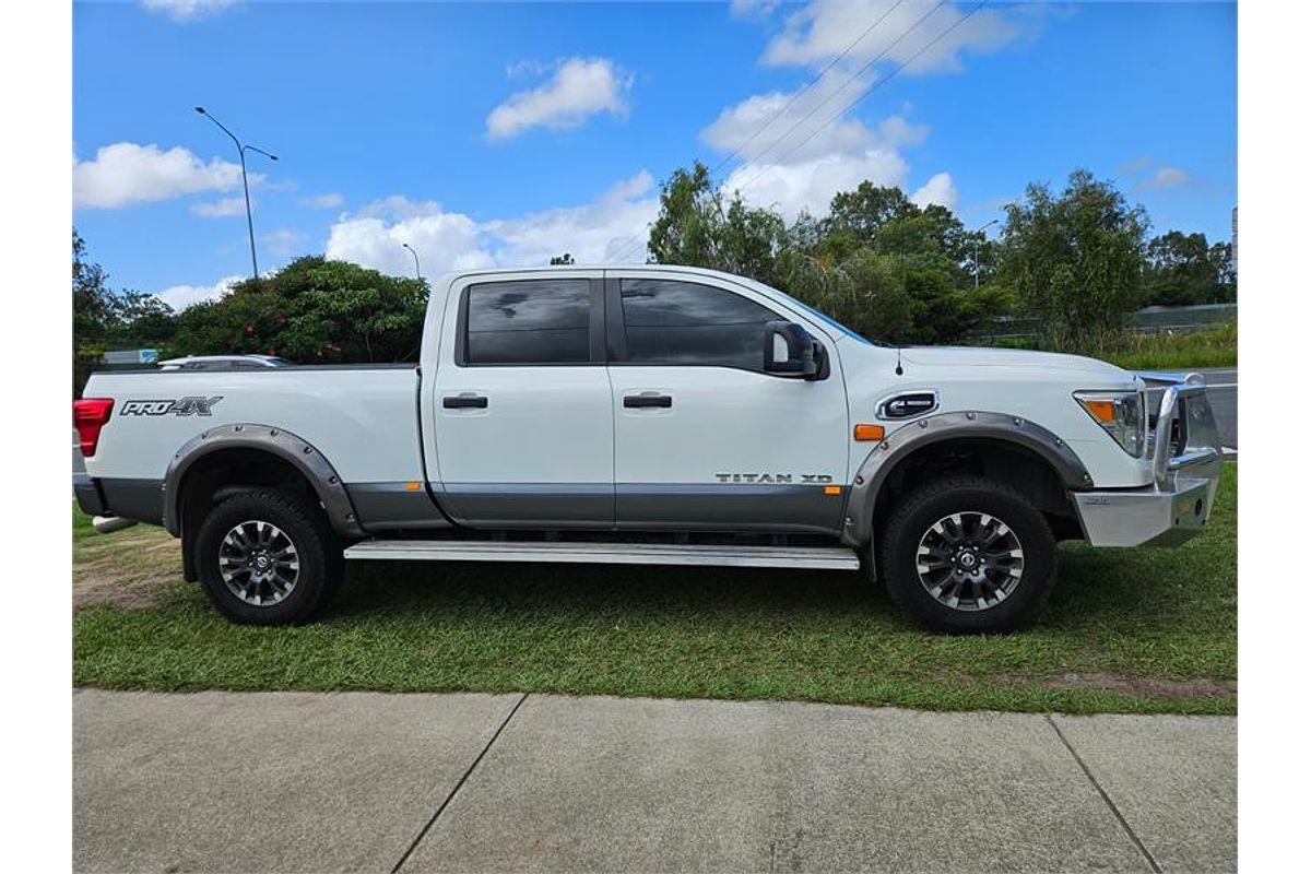2016 Nissan TITAN