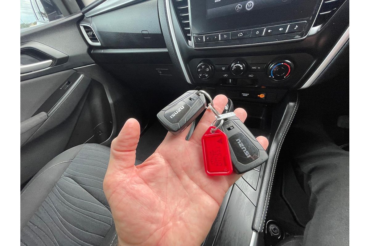 2021 Isuzu MU-X LS-M