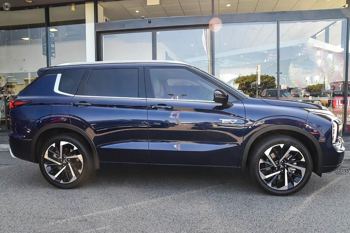 2024 Mitsubishi Outlander PHEV Exceed ZM