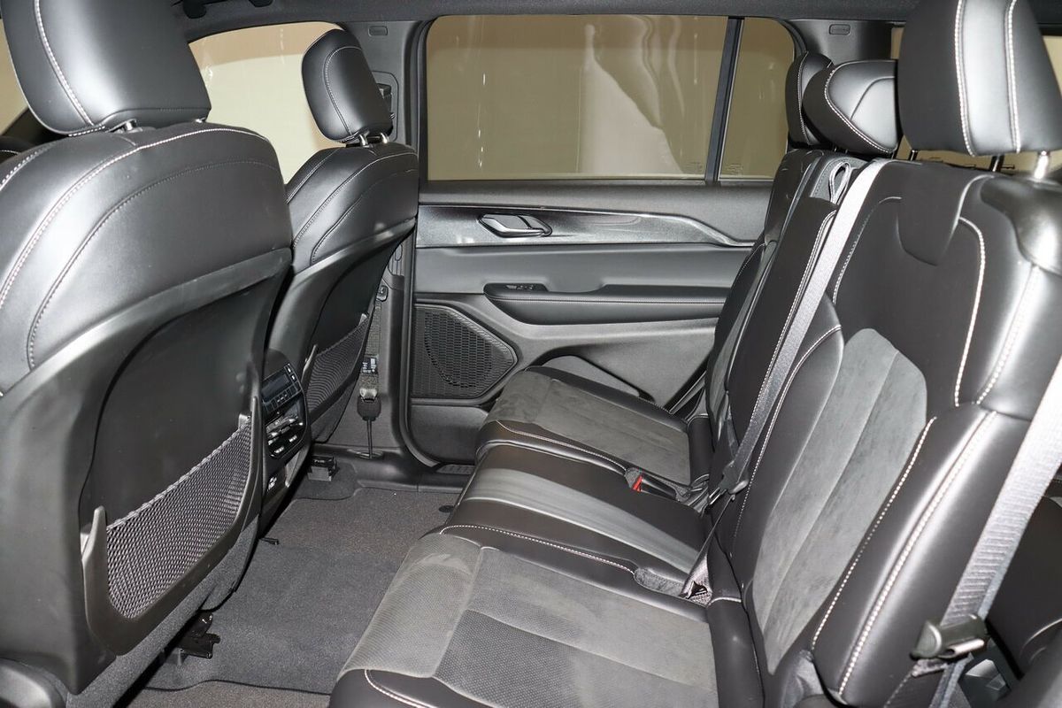 2023 Jeep Grand Cherokee Night Eagle WL