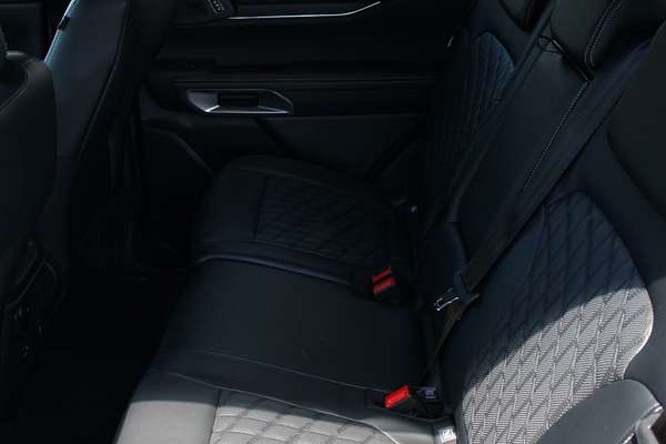2023 Ford Everest Platinum