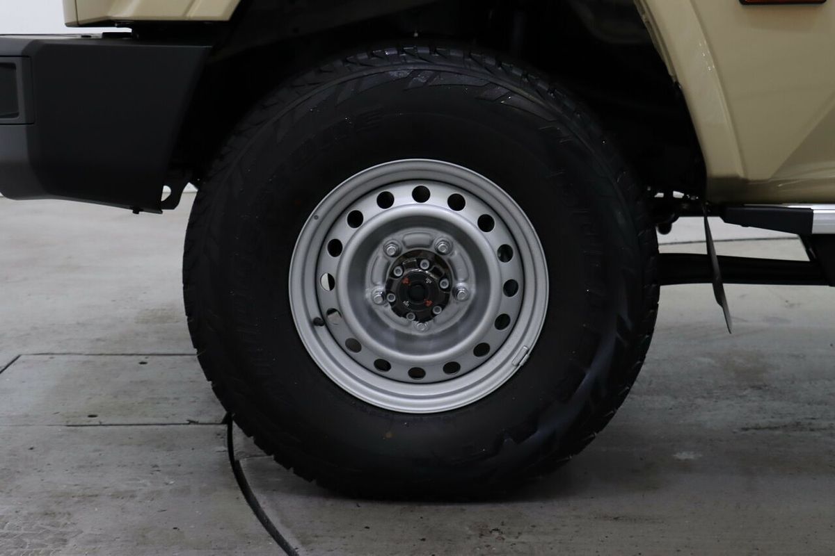 2024 Toyota Landcruiser GXL Troopcarrier VDJL78R