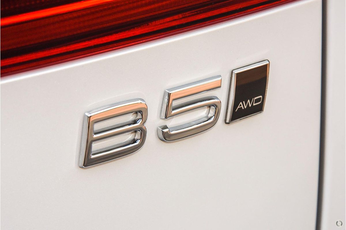 2024 Volvo XC60 Ultra B5 Bright