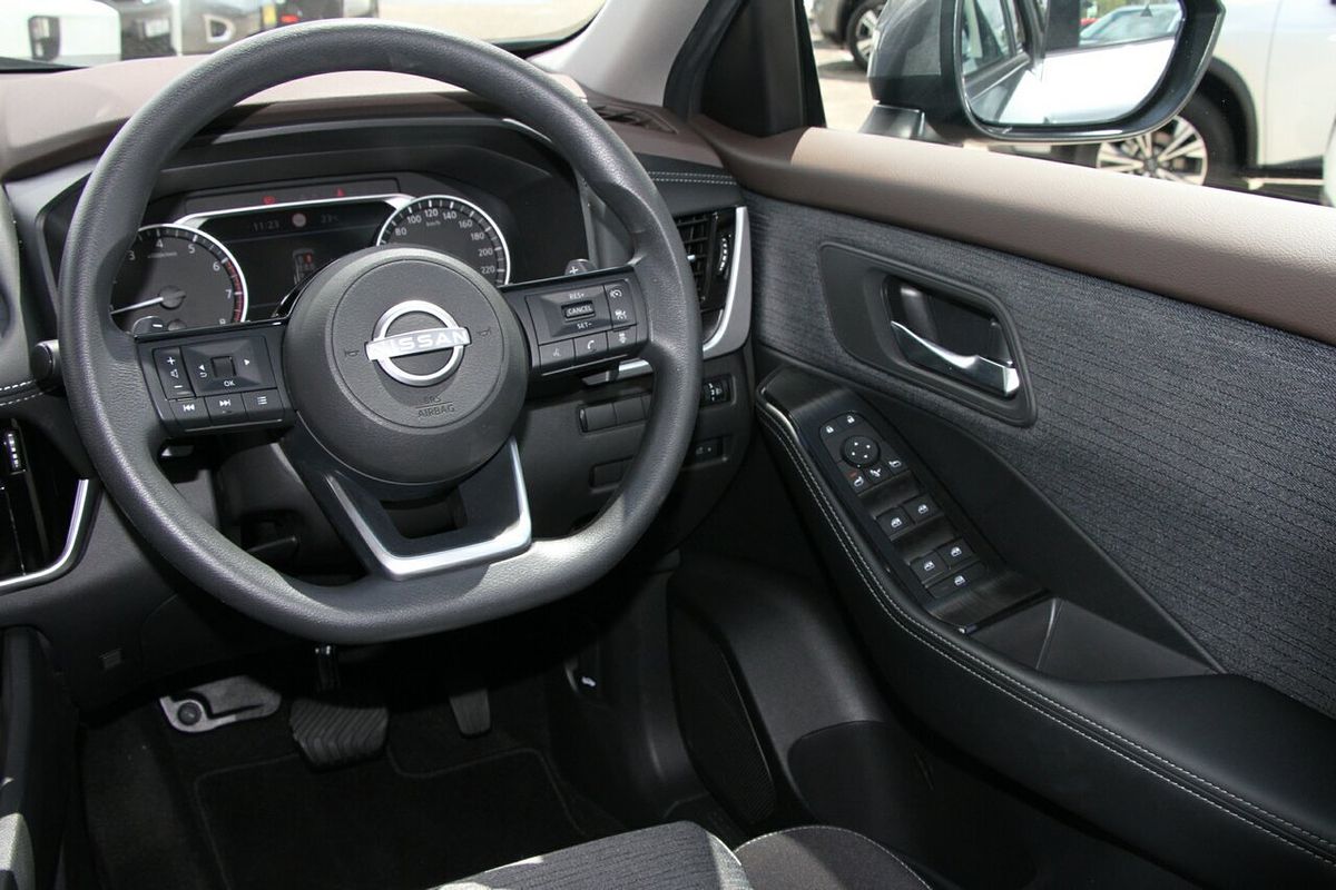2024 Nissan X-TRAIL ST T33