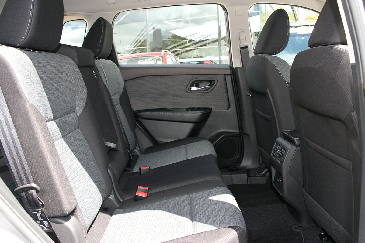 2024 Nissan X-TRAIL ST T33