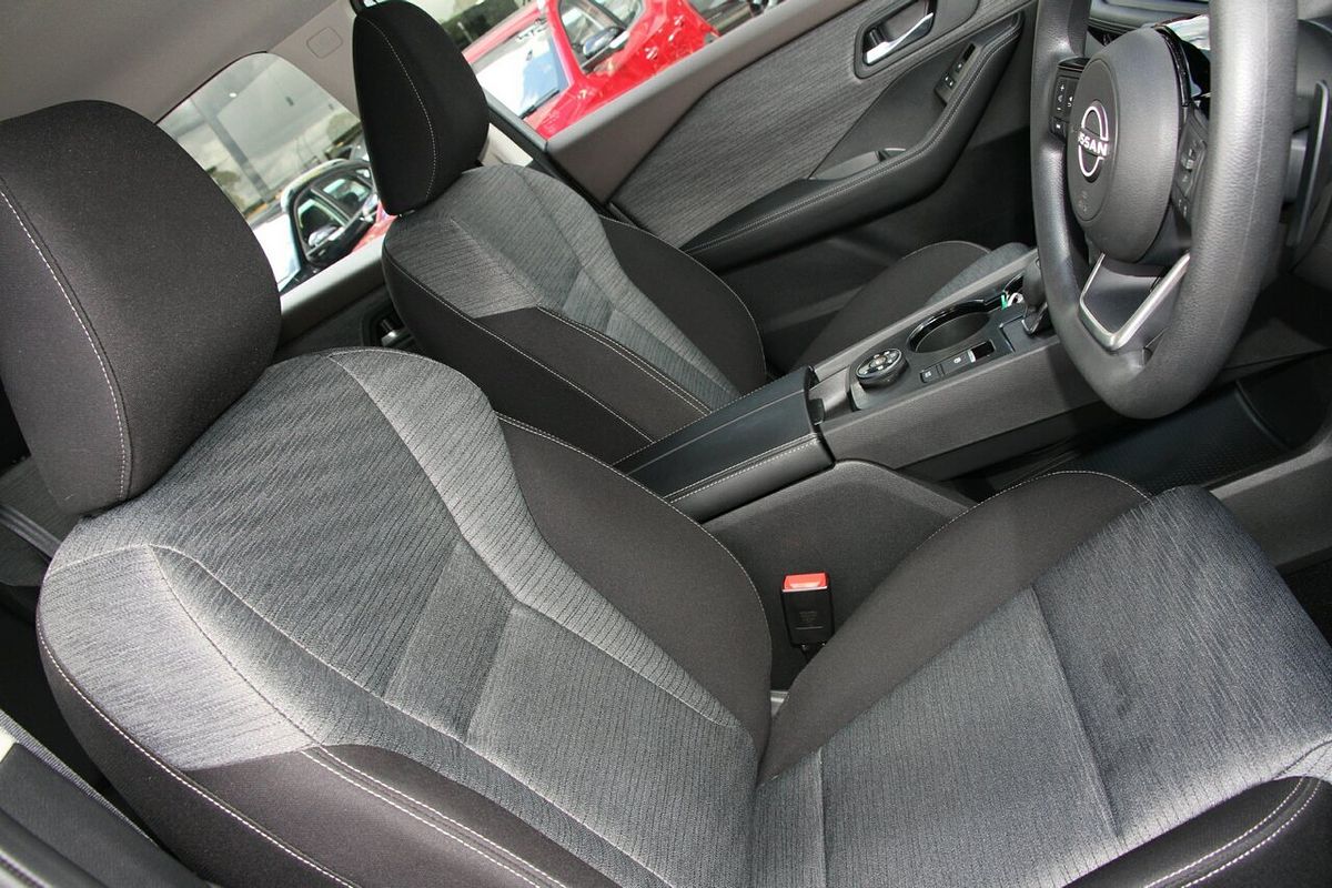 2024 Nissan X-TRAIL ST T33